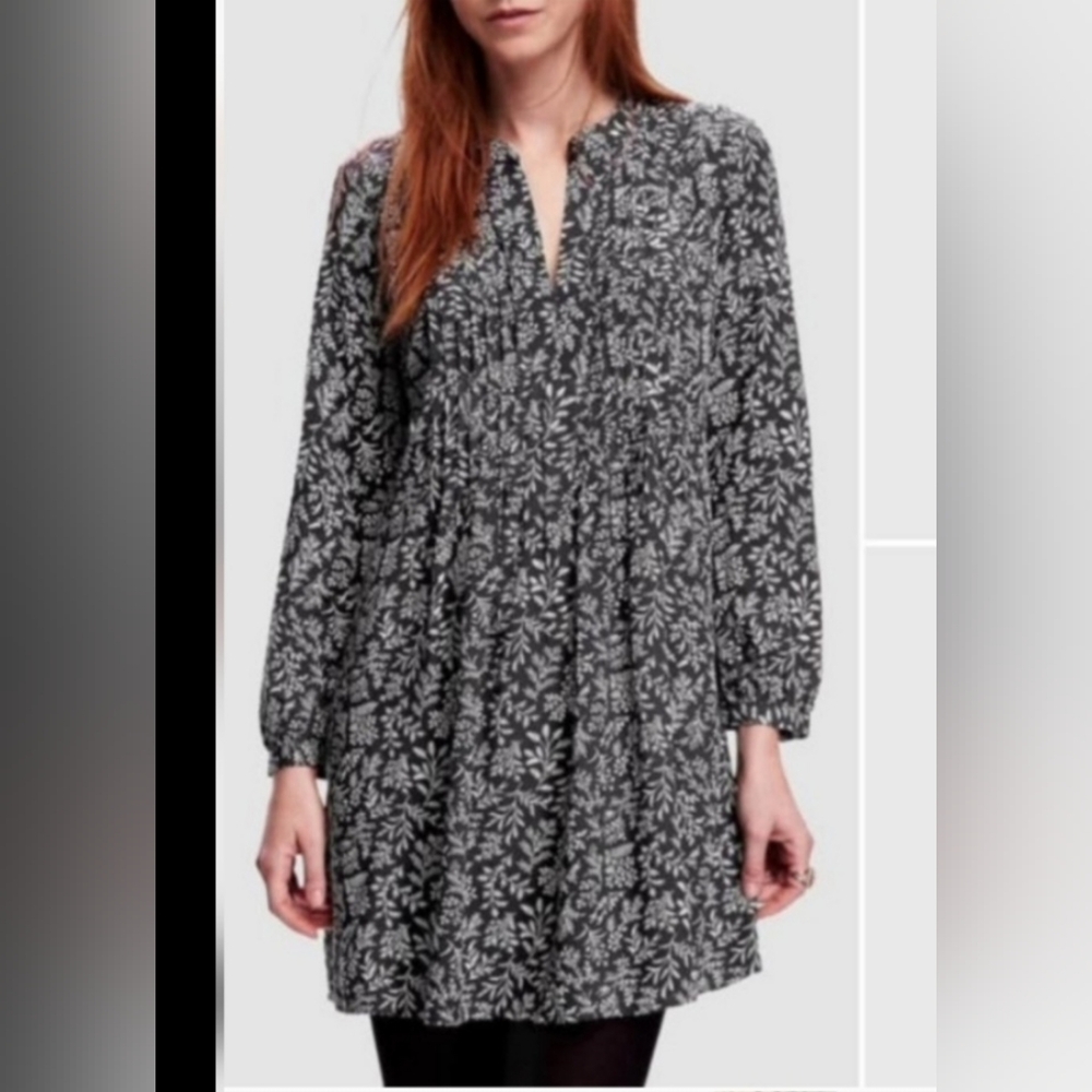 Old Navy Babydoll Floral Dress Charcoal Gray with White Floral Size M